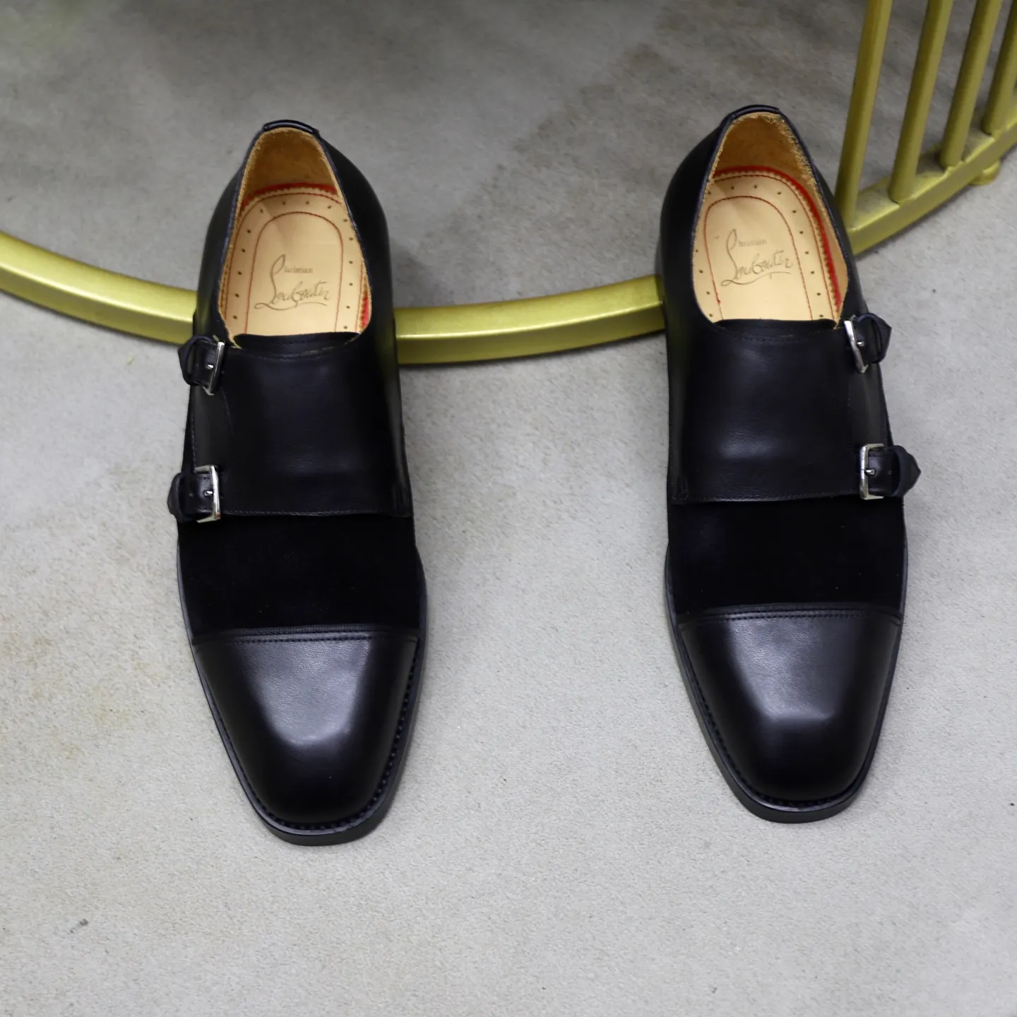 Ex-factory price: 620💰Christia*.Loubouti*🆑High-end men’s business formal leather shoes | Classic red sole shoes | Original imported first-layer cowhide | Water-dyed cowhide lining | Italian imported red rubber outsole | High-end luxury | Perfect interpretation of fashion, sunshine, style, suitable for various occasions Size: 39-44 (38.45 custom-made)